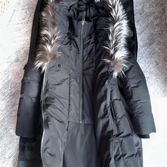 Mackage Women’s XS silver fox Trish jacket - Picture 2 of 4